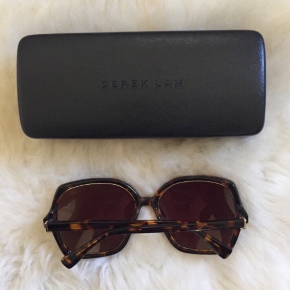Derek Lam Oversized Broadway Square Sunglasses - Picture 4 of 8